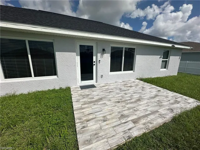 1518 Ne 43rd Ln, Cape Coral, Florida 33909