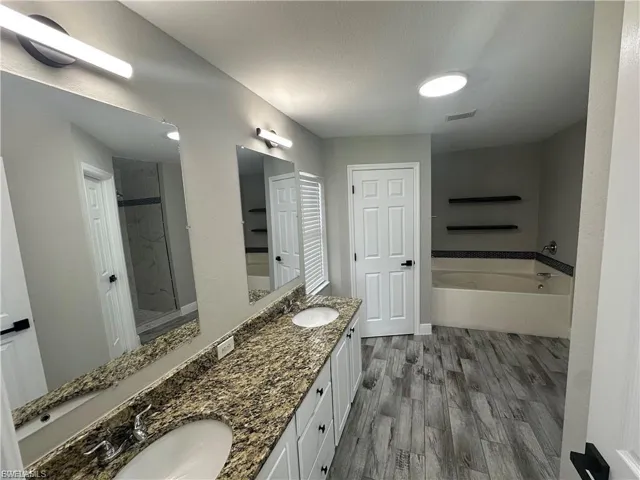 1518 Ne 43rd Ln, Cape Coral, Florida 33909