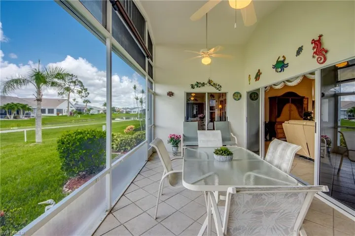 Lanai-Looking right.