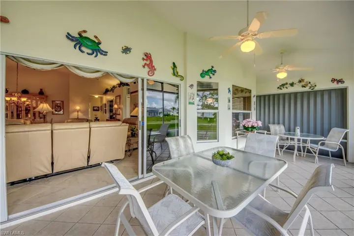 Lanai-looking in to Great Room.