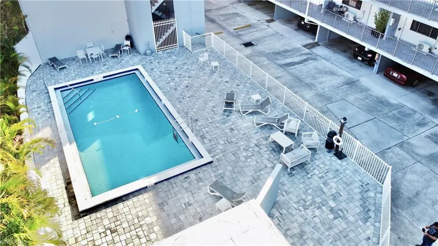826 Wiggins Pass Rd 201, Naples, Florida 34110