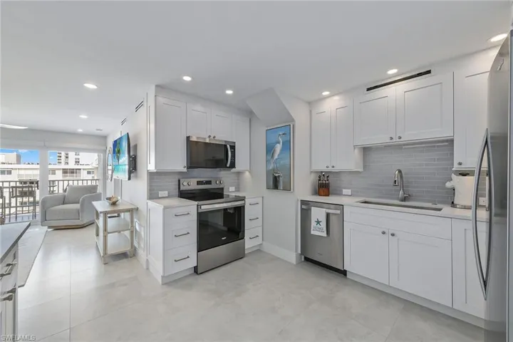 3443  Gulf Shore N BLVD, Naples, FL 34103
