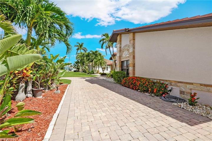 2727 SE 24 PL, CAPE CORAL FL 33904
