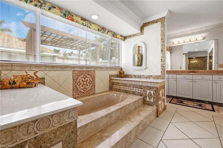 2727 SE 24 PL, CAPE CORAL FL 33904