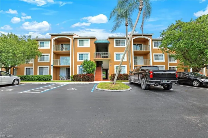 1205  Wildwood Lakes  BLVD, Naples, FL 34104