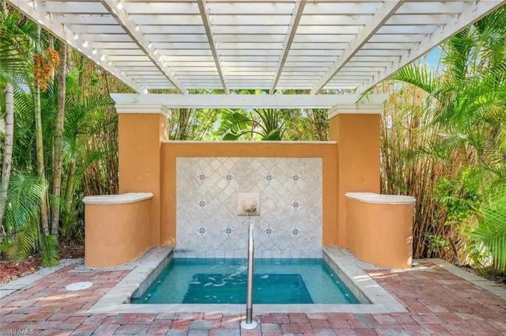 1205  Wildwood Lakes  BLVD, Naples, FL 34104