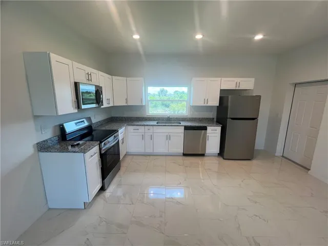 2805 20th St Sw, Lehigh Acres, Florida 33976