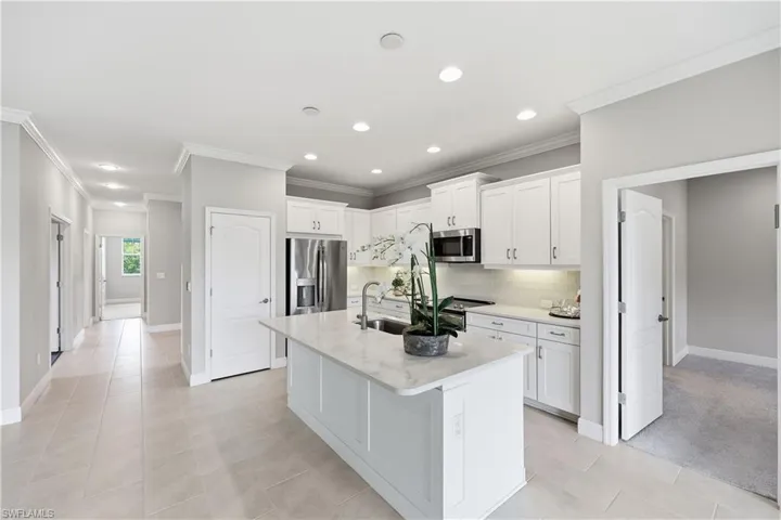 6966 Avalon Cir 908, Naples, Florida 34112