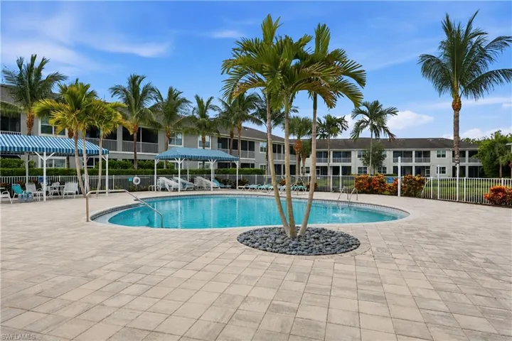 6966 Avalon Cir 908, Naples, Florida 34112