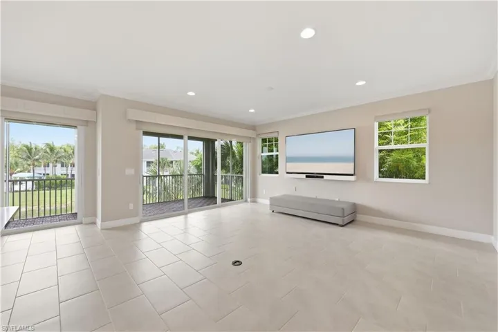6966 Avalon Cir 908, Naples, Florida 34112