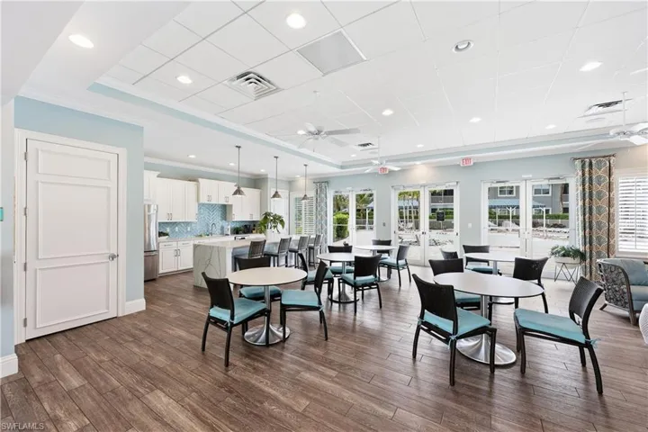 6966 Avalon Cir 908, Naples, Florida 34112