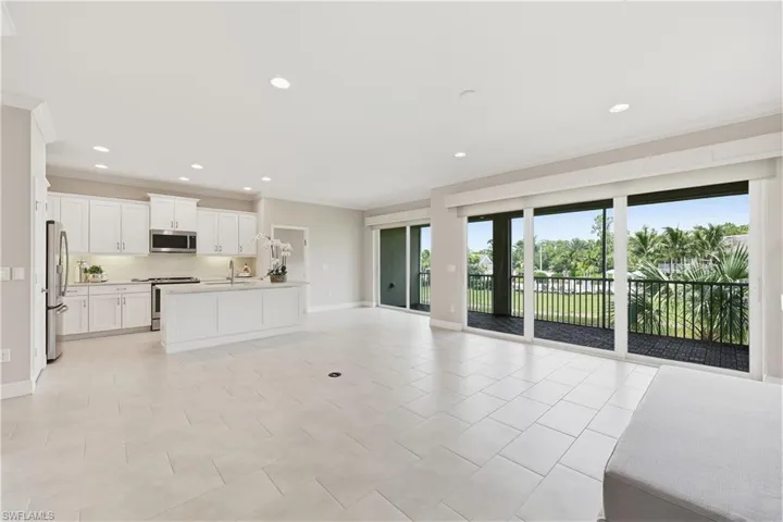 6966 Avalon Cir 908, Naples, Florida 34112