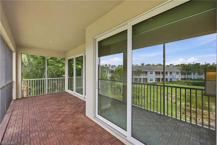 6966 Avalon Cir 908, Naples, Florida 34112