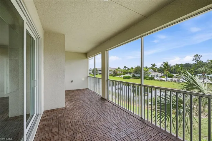 6966 Avalon Cir 908, Naples, Florida 34112