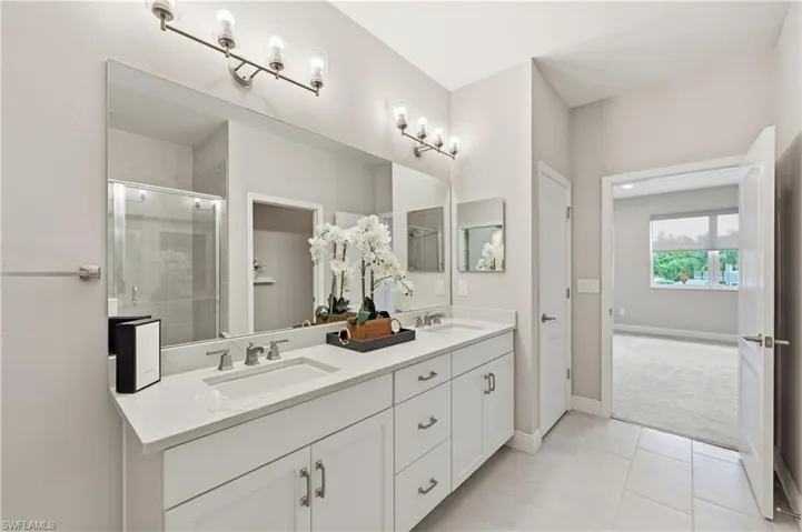 6966 Avalon Cir 908, Naples, Florida 34112