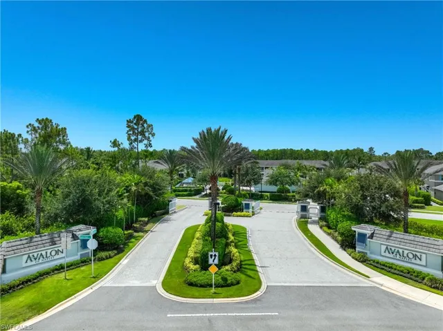 6966 Avalon Cir 908, Naples, Florida 34112