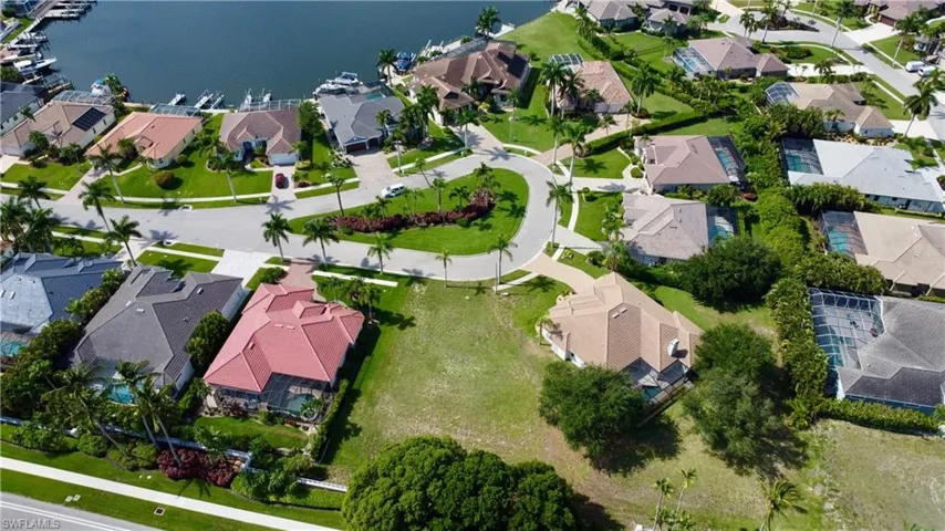 1907 Lagoon Ln, Cape Coral, Florida 33914