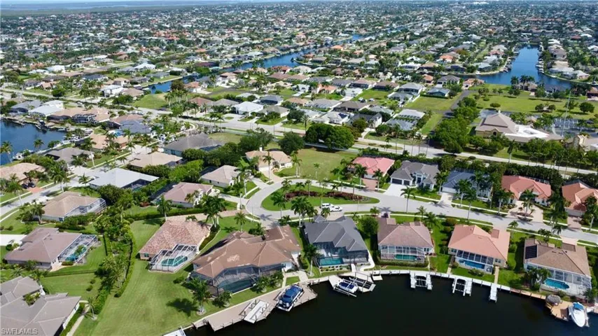 1907 Lagoon Ln, Cape Coral, Florida 33914