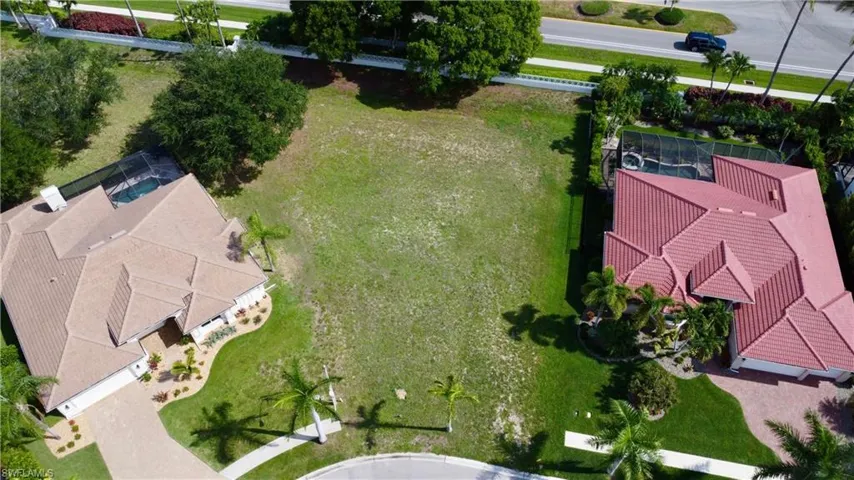 1907 Lagoon Ln, Cape Coral, Florida 33914