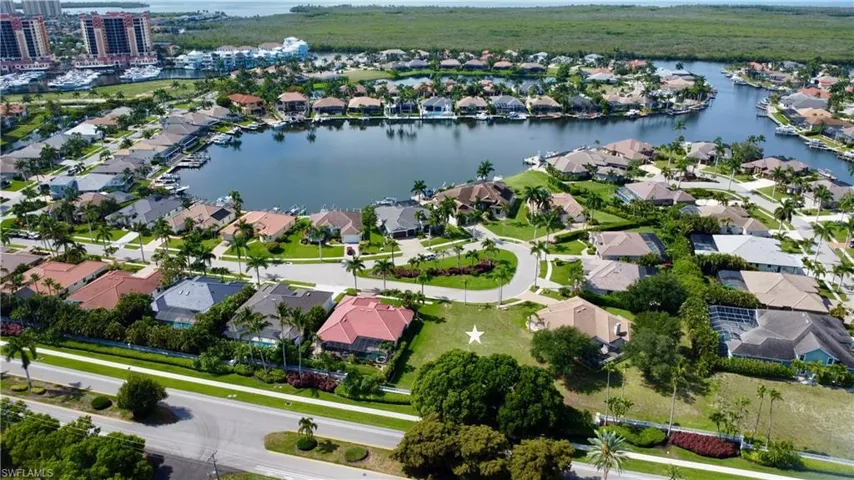 1907 Lagoon Ln, Cape Coral, Florida 33914