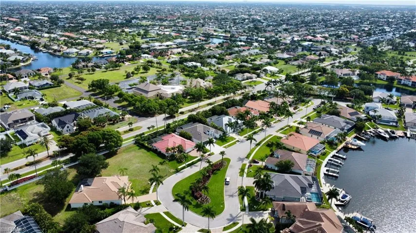 1907 Lagoon Ln, Cape Coral, Florida 33914