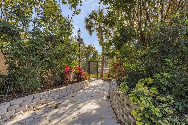 1319  Egrets  LNDG, Naples, FL 34108