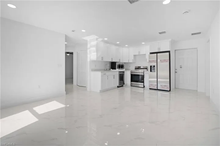 2700  31st SW ST, Lehigh Acres, FL 33976