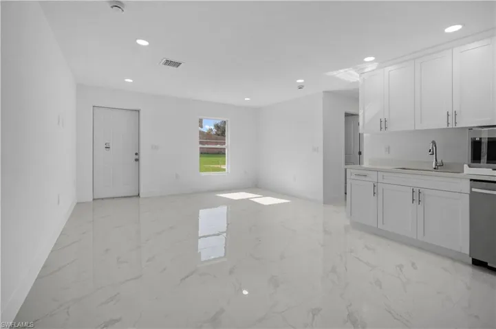 2700  31st SW ST, Lehigh Acres, FL 33976