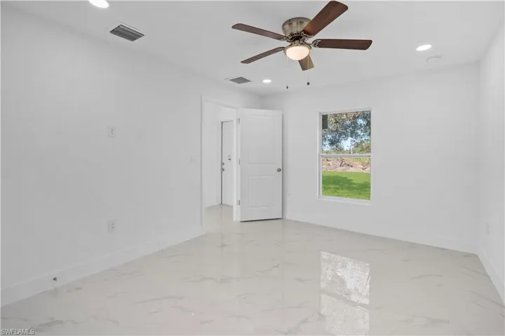 2700  31st SW ST, Lehigh Acres, FL 33976