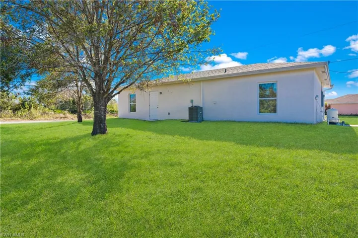 2700  31st SW ST, Lehigh Acres, FL 33976