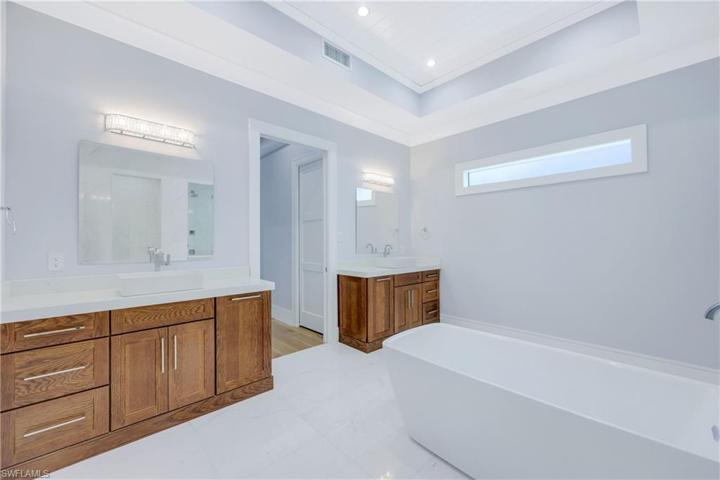 5311 Mayfair CT, CAPE CORAL FL 33904