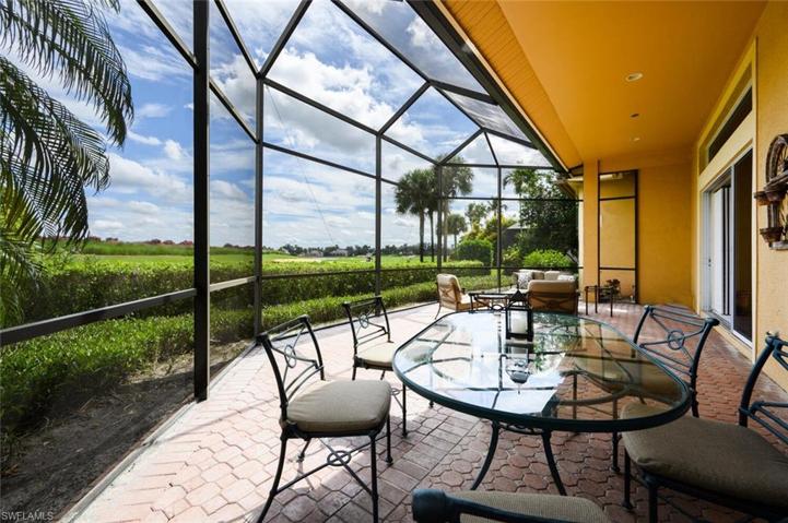 Plenty of room for a large dining table and relaxing areas