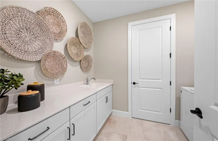 Interior photos are of a staged model home. Illustration purposes only. Options may vary.
