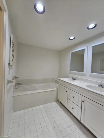 6025  Chardonnay  LN, Naples, FL 34119