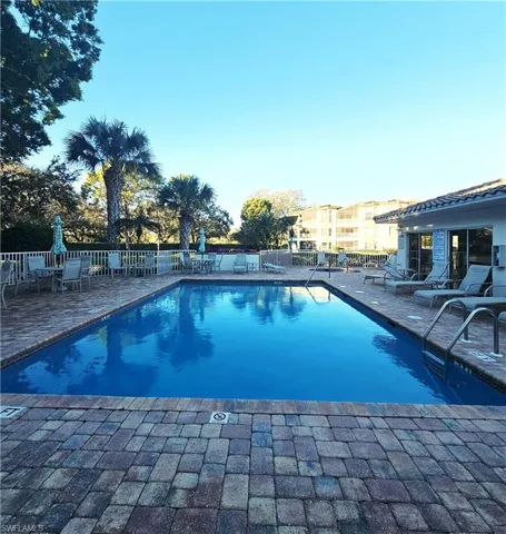 6025  Chardonnay  LN, Naples, FL 34119