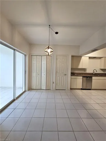 6025  Chardonnay  LN, Naples, FL 34119