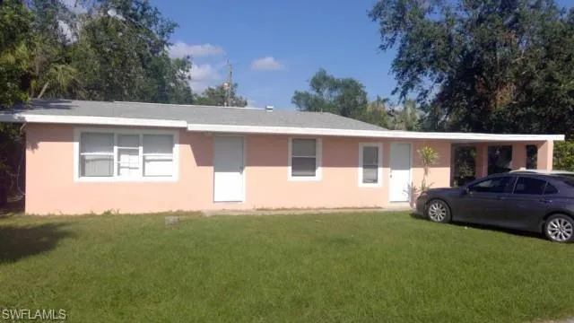 2335  Dora  ST, Fort Myers, FL 33901