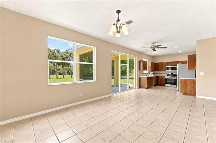 117 Shadow Lakes Dr, Lehigh Acres, Florida 33974