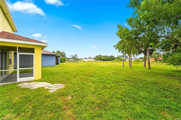 117 Shadow Lakes Dr, Lehigh Acres, Florida 33974