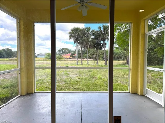 117 Shadow Lakes Dr, Lehigh Acres, Florida 33974