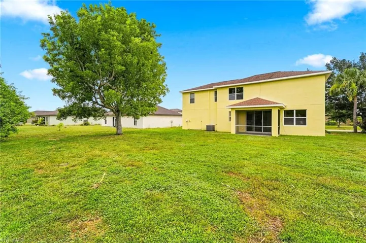 117 Shadow Lakes Dr, Lehigh Acres, Florida 33974