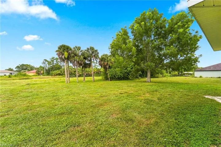 117 Shadow Lakes Dr, Lehigh Acres, Florida 33974