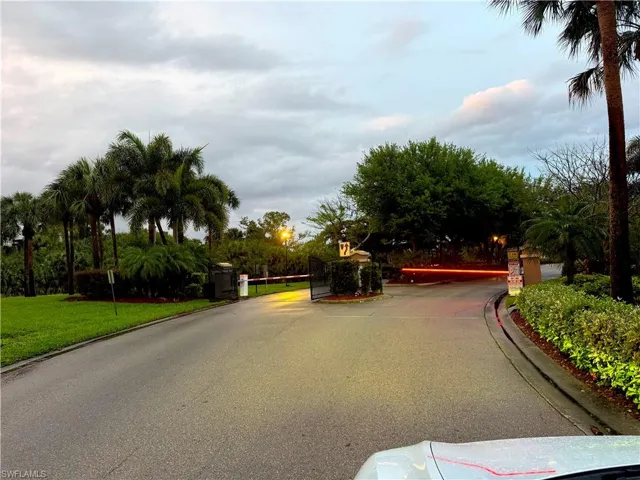 117 Shadow Lakes Dr, Lehigh Acres, Florida 33974