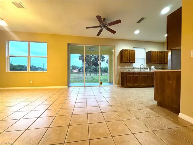 117 Shadow Lakes Dr, Lehigh Acres, Florida 33974