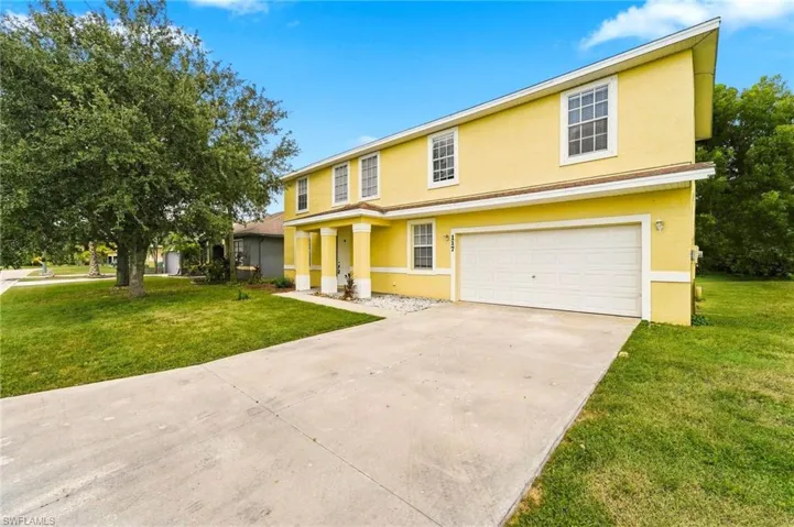 117 Shadow Lakes Dr, Lehigh Acres, Florida 33974