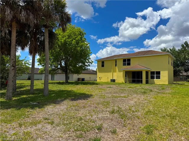 117 Shadow Lakes Dr, Lehigh Acres, Florida 33974