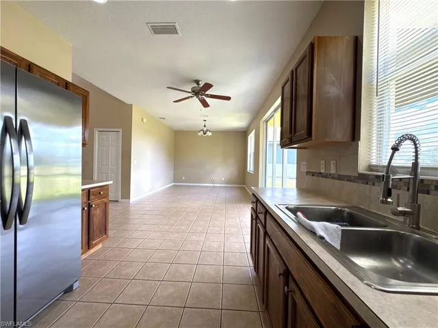 117 Shadow Lakes Dr, Lehigh Acres, Florida 33974