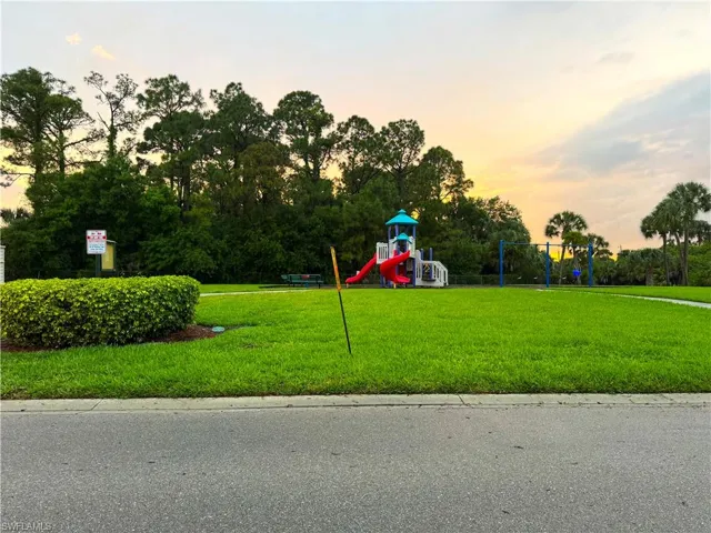 117 Shadow Lakes Dr, Lehigh Acres, Florida 33974