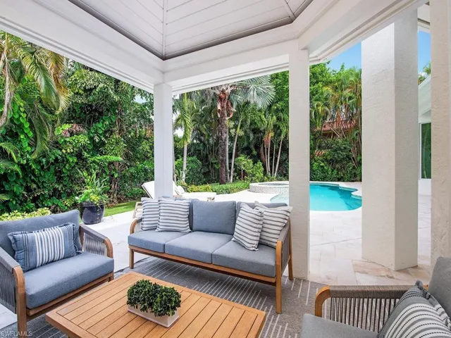 2363 Crayton Rd, Naples, Florida 34103