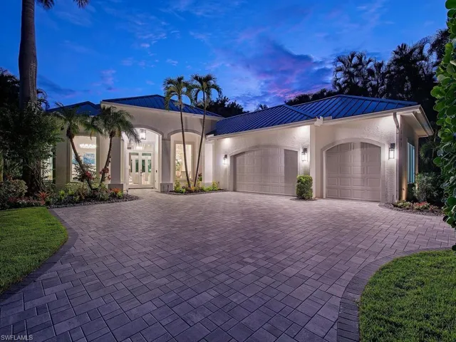 2363 Crayton Rd, Naples, Florida 34103